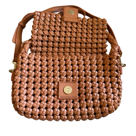 Isabella Tan Vegan Leather Crossbody Bag NWOT - Picture 4 of 8